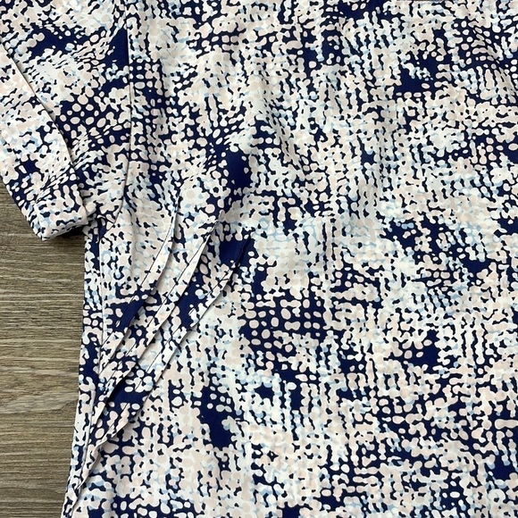 BCBGeneration Women’s Blue White Pink Geometric Short Sleeve Blouse, size Medium - Picture 5 of 10